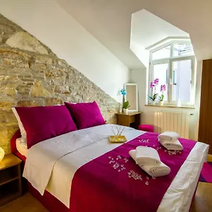 Point Bed and breakfast